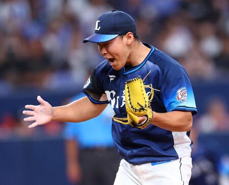 　１０回、オリックス打線を封じプロ初セーブを挙げた山田（撮影・山口登）