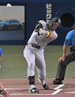 　１回、キャベッジが右越えに先制３ランを放つ