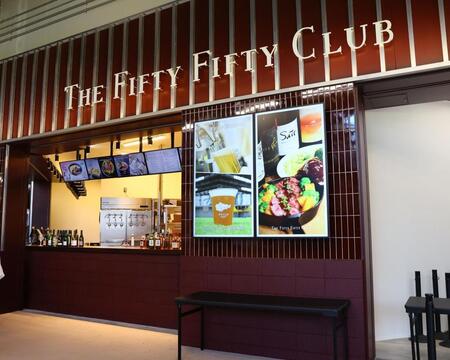 　球場内に新しくグランドオープンする「ＴＨＥ　ＦＩＦＴＹ　ＦＩＦＴＹ　ＣＬＵＢ」（撮影・中島達哉）