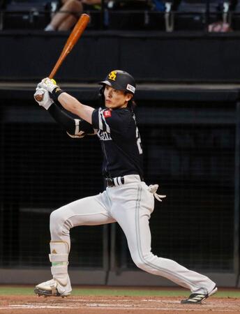 　３回、周東が左前に適時打を放つ