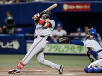 　６回、増田陸が左前に適時打を放つ