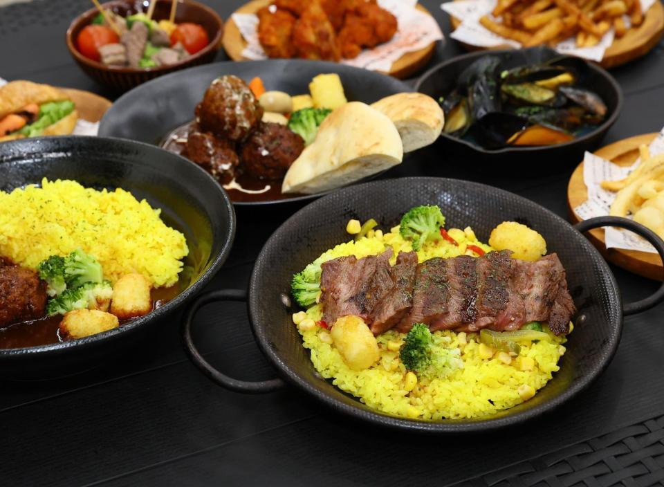 　「ＴＨＥ　ＦＩＦＴＹ　ＦＩＦＴＹ　ＣＬＵＢ」で提供されるメニュー（撮影・中島達哉）