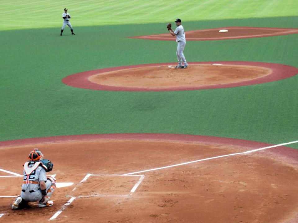 　バッテリーを組んだ田中と小林