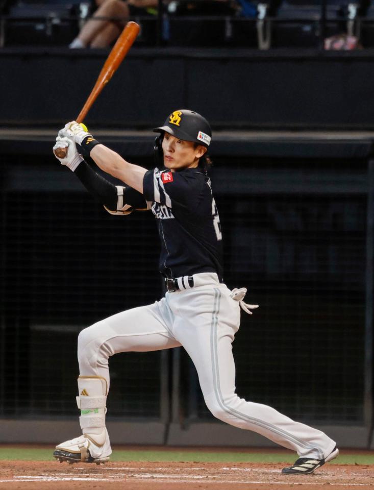 　３回、周東が左前に適時打を放つ