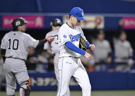 　６回、リチャードに適時打を許した金丸