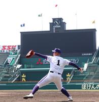 　キャッチボールをする金足農・吉田大輝（撮影・中田匡峻）