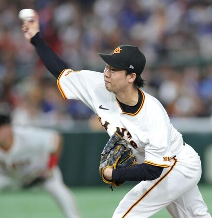 　ＤｅＮＡ打線を相手に力投する山崎（撮影・西岡正）