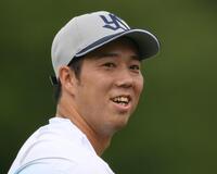 　キャッチボールする青柳（撮影・堀内翔）