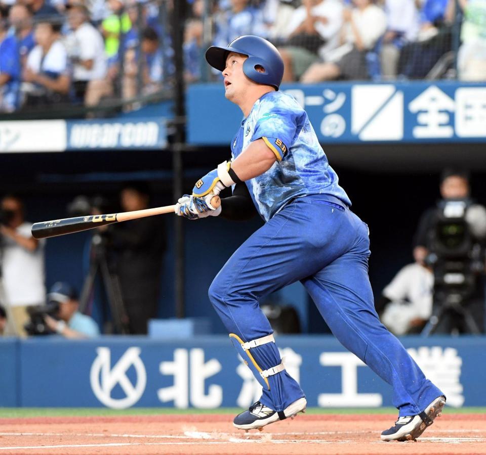 　７月３１日の試合で３ランを放った牧