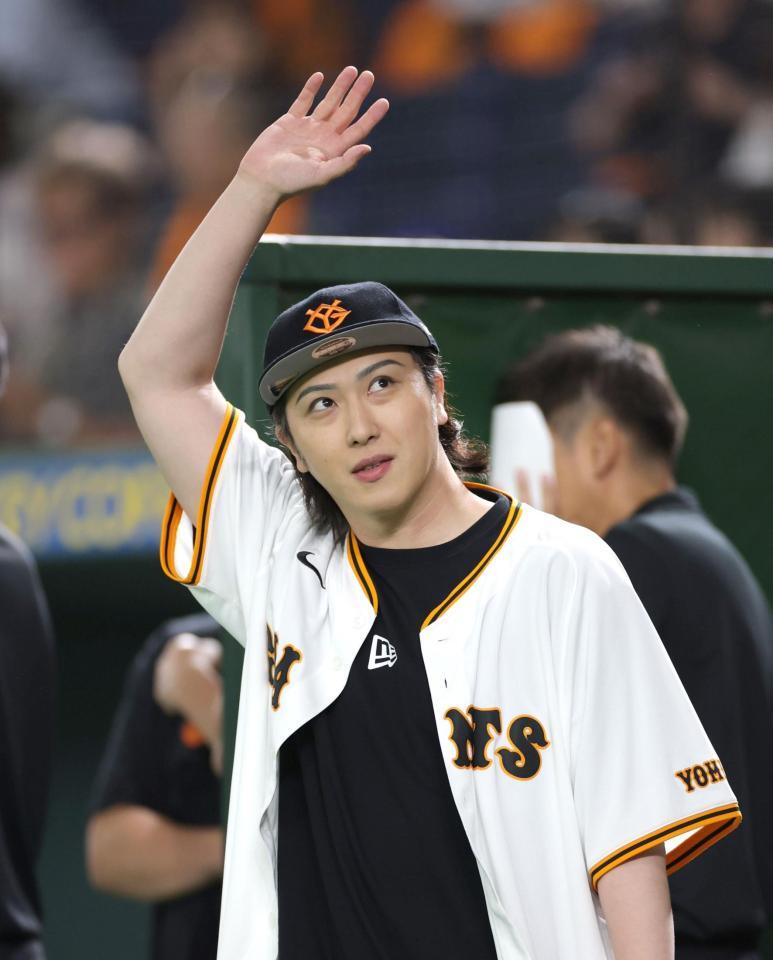 　ファーストピッチに登場する尾上松也（撮影・西岡正）