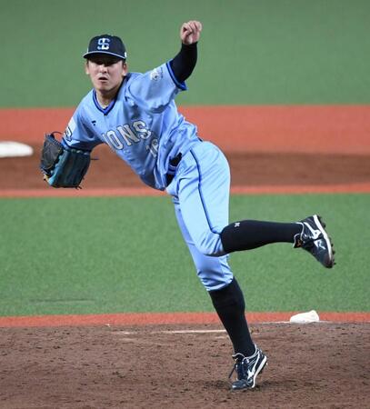 　ロッテ打線を相手に力投する隅田（撮影・佐藤厚）