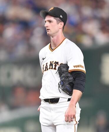 　１回、蝦名に死球を当てピンチを迎えたグリフィン＝２日