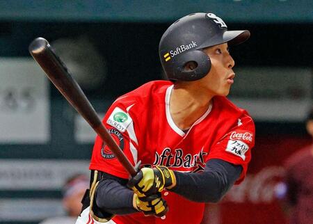 　１回、柳町が中越えに先制ソロを放つ