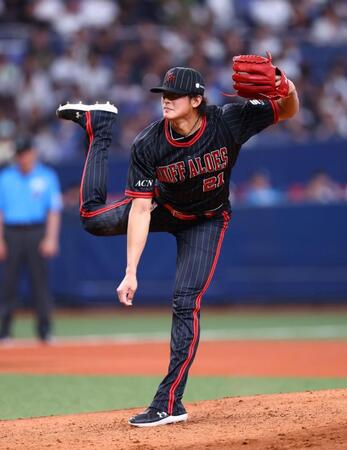 　７回、力投する山崎（撮影・山口登）