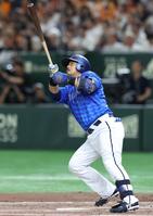 　２回、左越えに先制ソロを放つ宮崎（撮影・吉澤敬太）