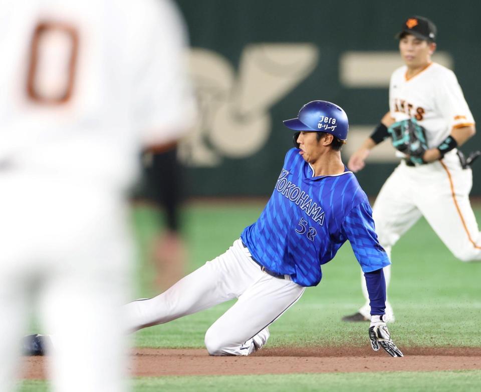 　８回、二盗に失敗する梶原（撮影・吉澤敬太）