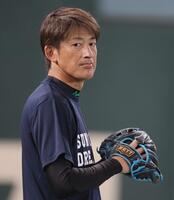 　練習で汗を流す能見篤史氏（撮影・石井剣太郎）