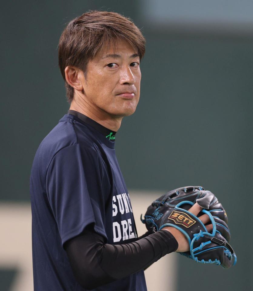 　練習で汗を流す能見篤史氏（撮影・石井剣太郎）