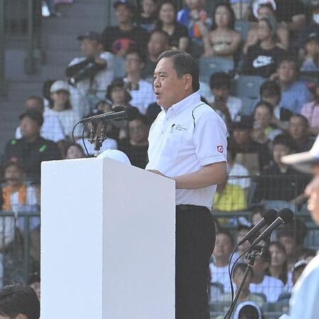 夏の甲子園　日本高野連の宝会長が異例のあいさつ　スタンドの観客に呼びかけ「頑張れ！」大きな拍手に包まれる