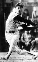 　阪神─広島・教育リーグ、ＤＨ３番でスタメン出場する阪神時代の新庄剛志監督。２四球２三振だった＝１９９３年３月２３日