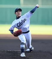 　始球式を務める中京大中京・森本愛華さん（撮影・西田忠信）