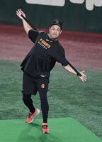 　７日の先発登板に向け調整する田中将（撮影・佐藤厚）