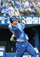 　２回、オースティンが中越えソロを放つ