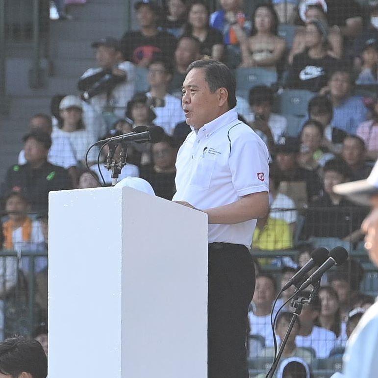 　開会式であいさつする宝馨会長（撮影・西田忠信）