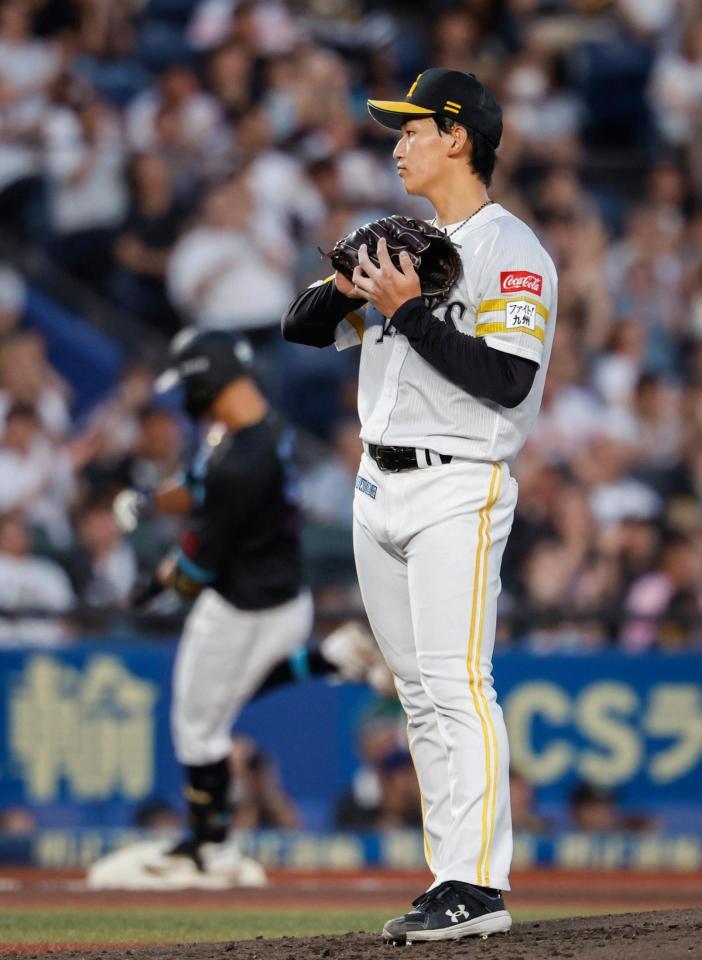 　２回、山口（奥）に先制の３ランを浴びた前田悠