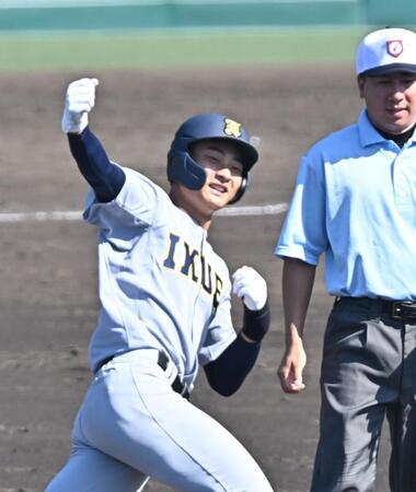 【写真】うそん!大会1号弾放ったのに!原に無関心を装う仙台育英ナイン
