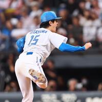 　８回、声をあげながら力投する北山（撮影・中島達哉）