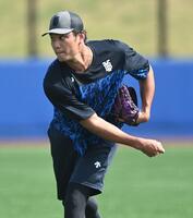 　試合前の練習でキャッチボールする藤浪（撮影・開出牧）