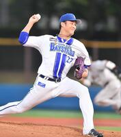 　２回、山瀬に死球を与えた藤浪（撮影・開出牧）