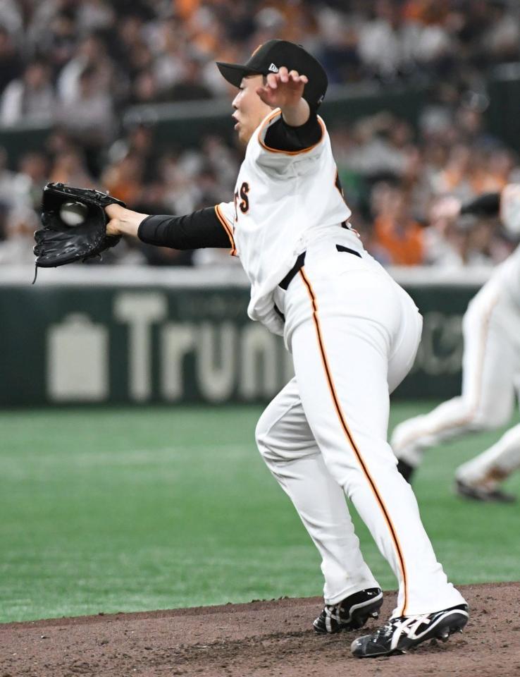 　５回、古賀の投ゴロを好捕する森田（撮影・佐藤厚）