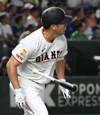 　３回、田中将は左中間二塁打を放つ（撮影・佐藤厚）