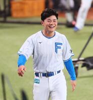 　練習で笑顔を見せる清宮幸（撮影・中島達哉）