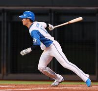 　４回、併殺打に倒れる矢沢（撮影・中島達哉）