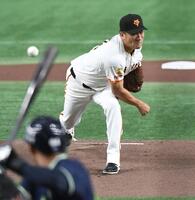 　ヤクルト打線に立ち向かう田中将（撮影・佐藤厚）