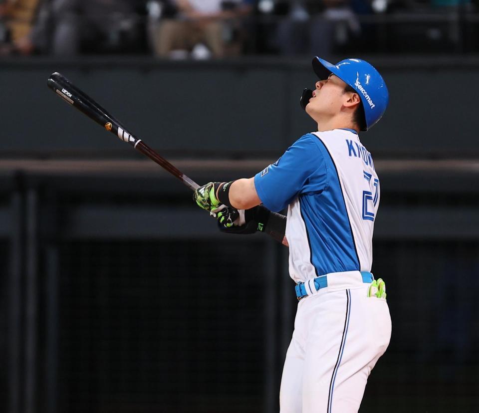 　８回、左飛に倒れ、悔しがる清宮幸（撮影・中島達哉）