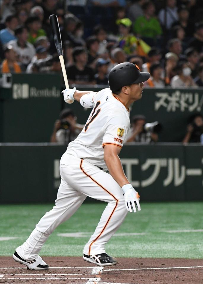 　３回、田中将は左中間二塁打を放つ（撮影・佐藤厚）