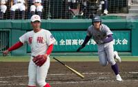 　５回、新田が中前に適時打を放つ。投手渡辺