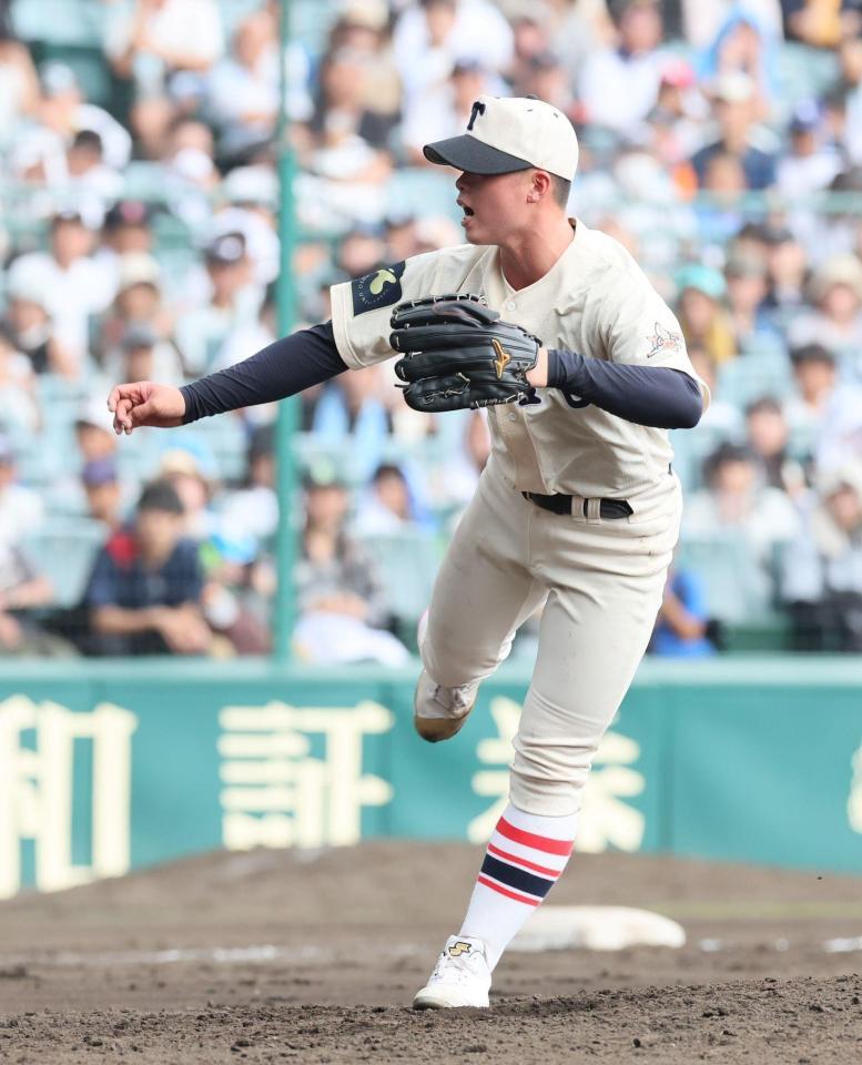 　先発し力投する東洋大姫路・木下鷹大（撮影・石井剣太郎）