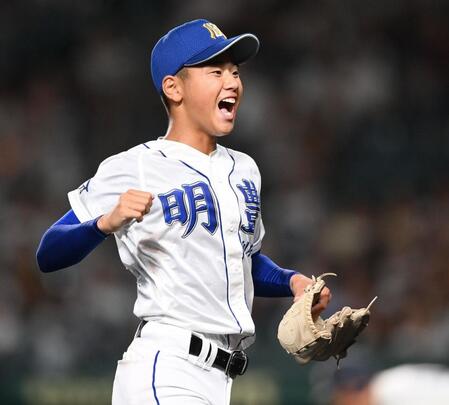 　６回、ピンチを無失点で切り抜けた明豊・寺本悠真（撮影・西田忠信）