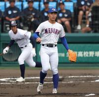 　１回、先制適時二塁打を浴びる明秀学園日立・中岡誠志郎（撮影・中田匡峻）