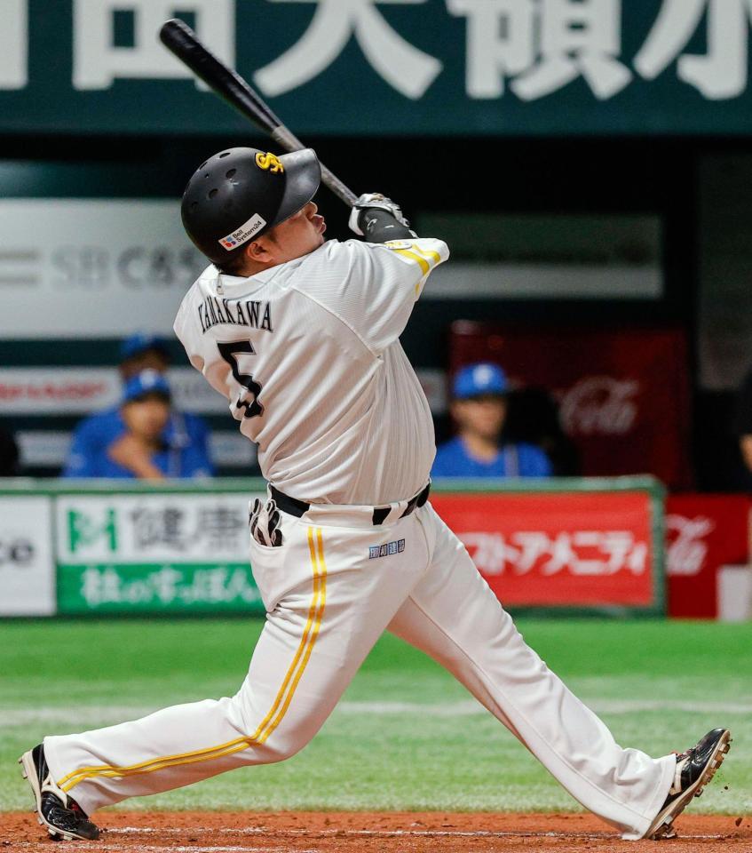 　２回、山川が左中間に同点本塁打を放つ