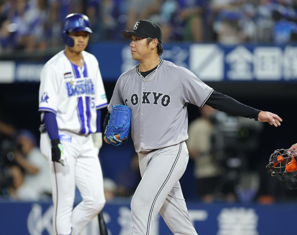 　３回、打者・梶原の時、ワイルドピッチでピンチを広げた又木（撮影・西岡正）