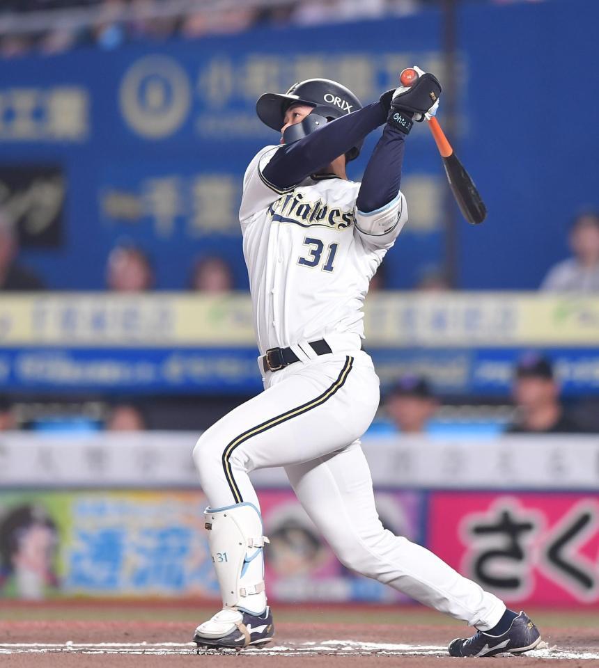 　６回、勝ち越しの左越えソロを放つ太田（撮影・開出牧）