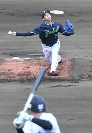 　３回途中まで５４球を投じた青柳（撮影・佐藤厚）