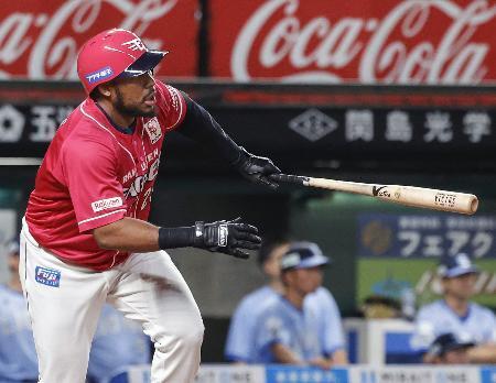 西４-９楽（１０日）　楽天、終盤に突き放す