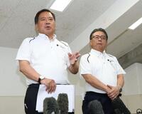 　会見をする朝日新聞社・角田克社長（右）と日本高等学校野球連盟・宝馨会長（撮影・中田匡峻）